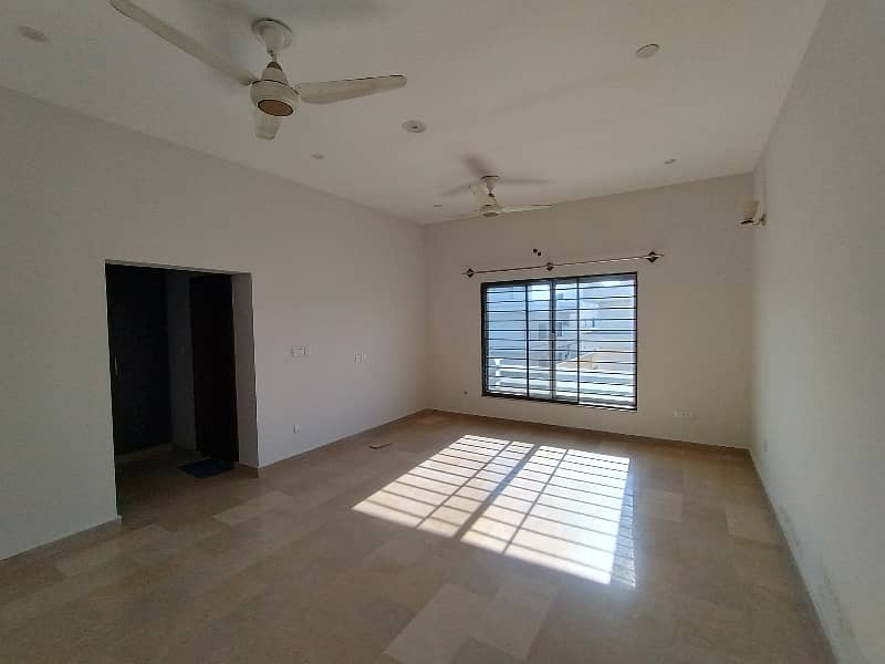 Upper portion for rent in G-16 size 2 Kanal water gas electricity All facilities separate gate entrance Near to Markaz Best location More two options available 1