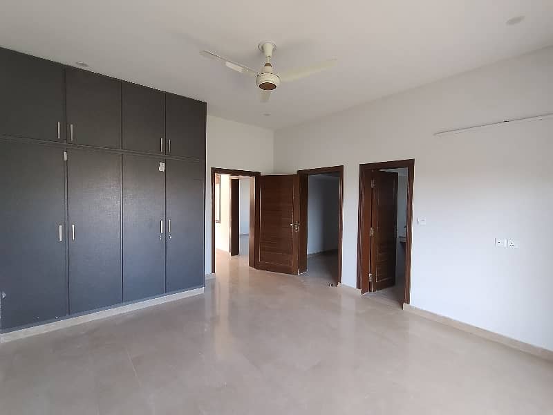 Upper portion for rent in G-16 size 2 Kanal water gas electricity All facilities separate gate entrance Near to Markaz Best location More two options available 2