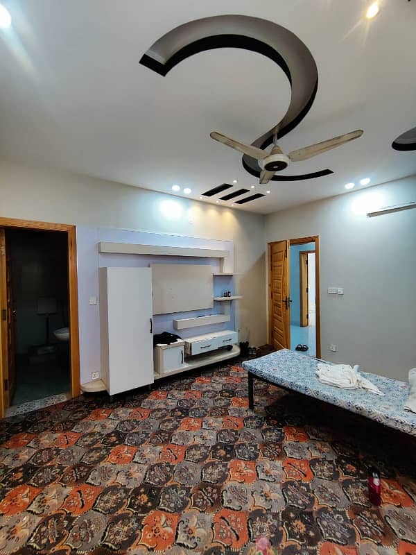 Upper portion for rent in G15 size 12 Marla water gas electricity All facilities near to markaz masjid park mini market Best Location Five options available 2