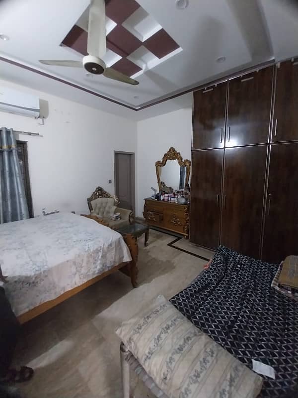 2-Bedroom 8 Marla Lower Portion T. V. L/D Kitchen for Rent in R3 Block, Johar Town, Lahore 7