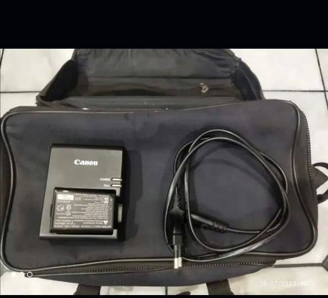 canon Camera DSLR 1300 D condition good ha 1