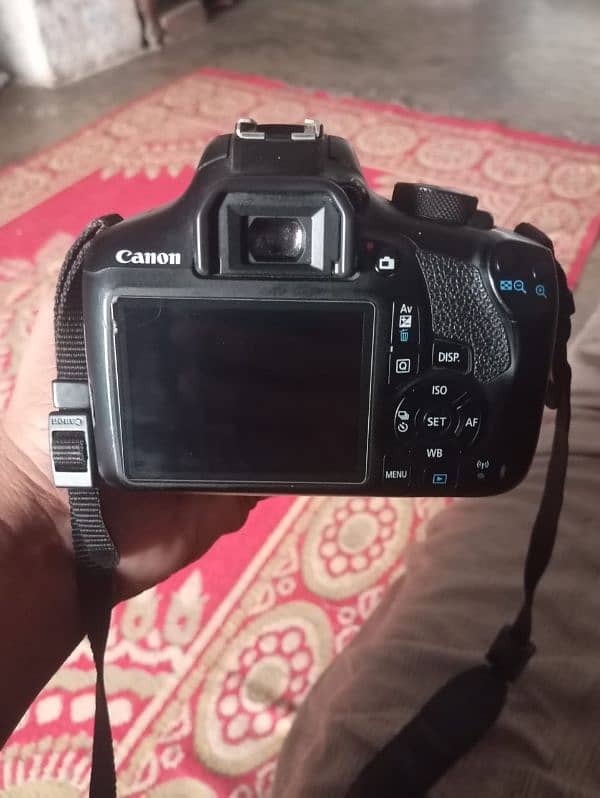 canon Camera DSLR 1300 D condition good ha 3