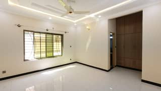 1 Kanal Double Stories House Available For Rent