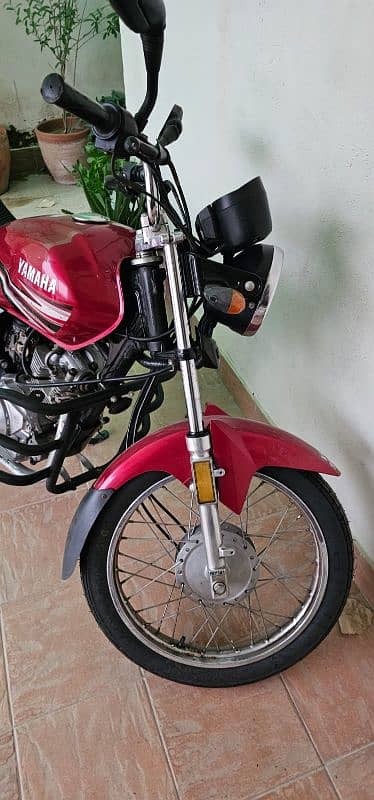 Yamaha YBR 125 z 4