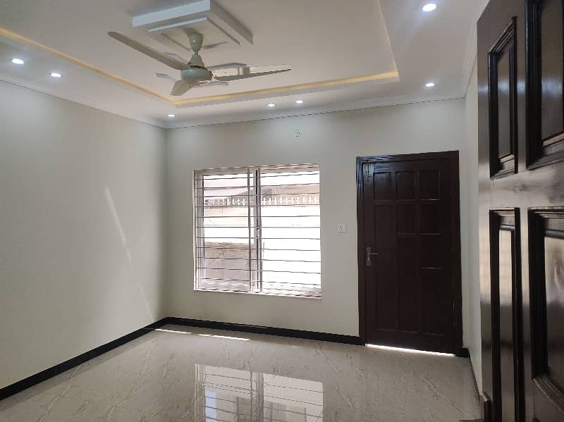 Ground Portion For Rent in G15 size 12 Marla Corner house separate gas & electricity meters separate gate Near to mini market Markaz masjid park Best location More Five options available 11