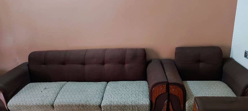 3+1+1 Seater Sofa Set in Good Condition for Sale 1