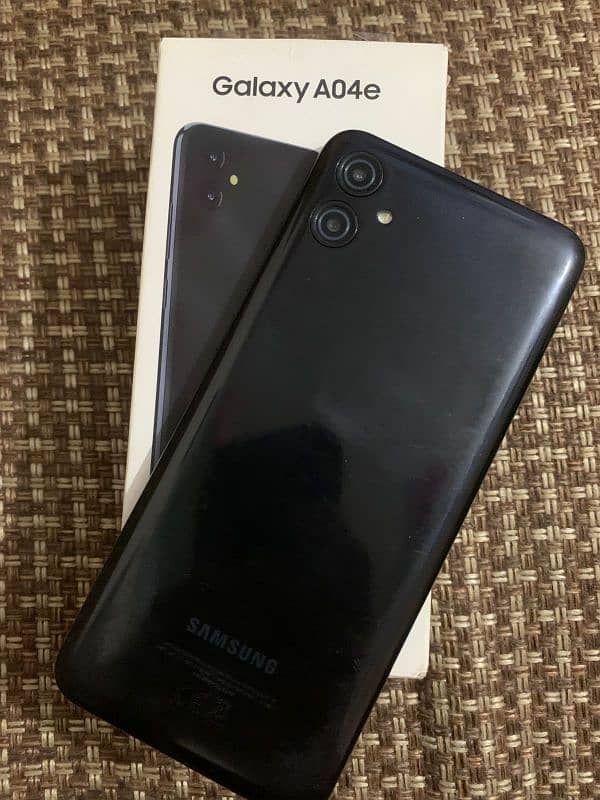 Iam selling samsung A04e 13