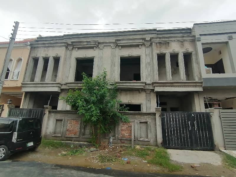 Grey Structure 800 Square Feet House Available In Bismillah Housing Scheme - Block C For Sale 1