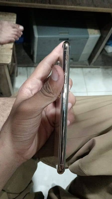 I phone xs max 64gb pta Approved 2