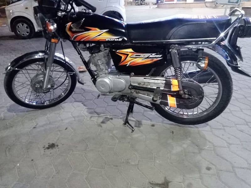 honda. 125. (model. 21) islambad no 03122972172 1