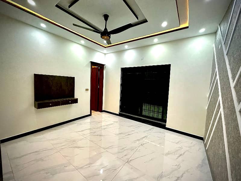 1 Kanal Like A New Beautiful Upper Portion For Rent 6