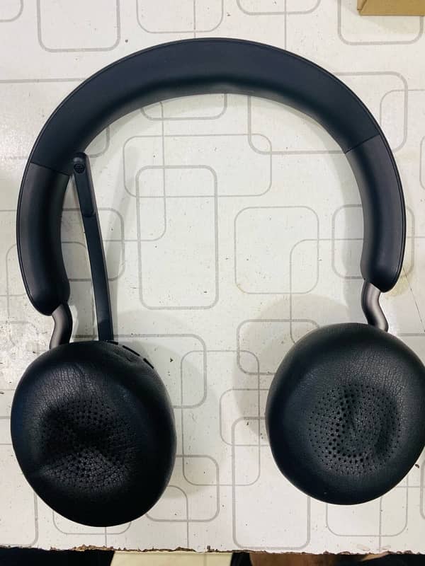 JABRA EVOLVE 2 65 with dongle 1