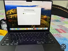 Mac Book Pro , M3 , 18/ 512 Gb , 13 cycle count