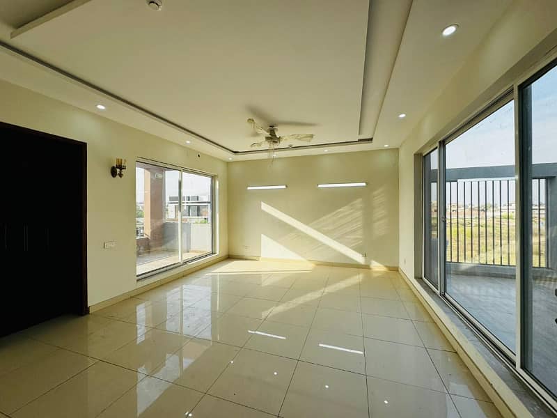 10 Marla Fabulous Upper Portion On Top Location For Rent in DHA Phase 4 Lahore 0