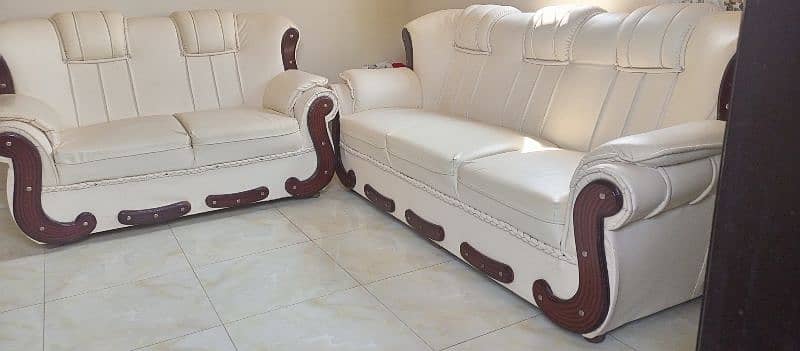 7 seater leather sofa with table 1