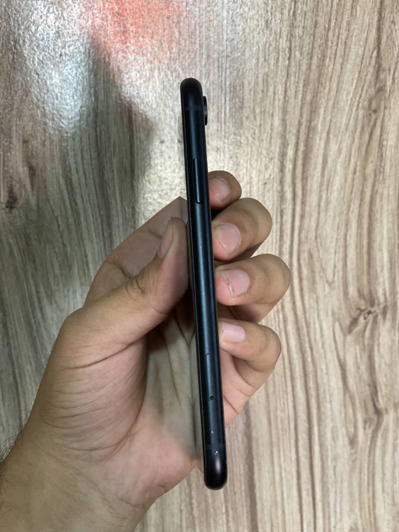 iPhone XR 128GB 2