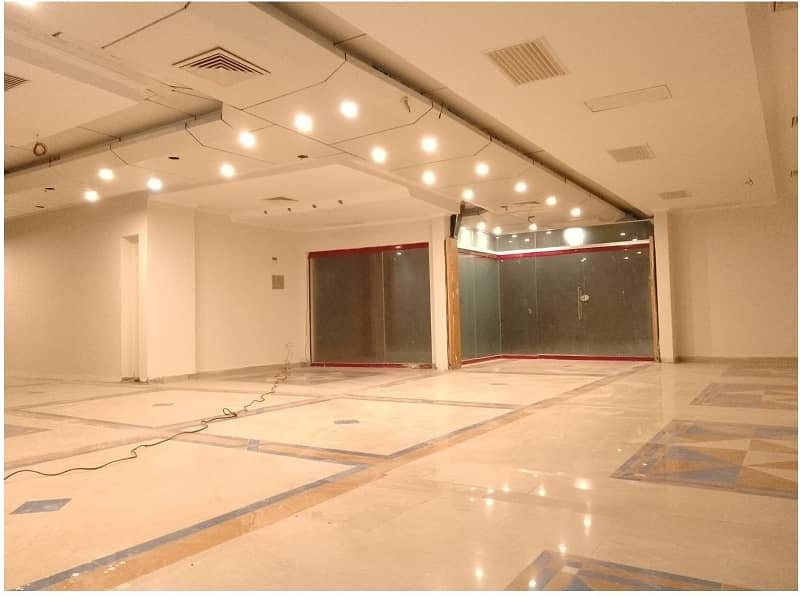 Area 1300 square Feet Brand New Corporation Office Available For Rent in Gulberg 3 Lahore 9