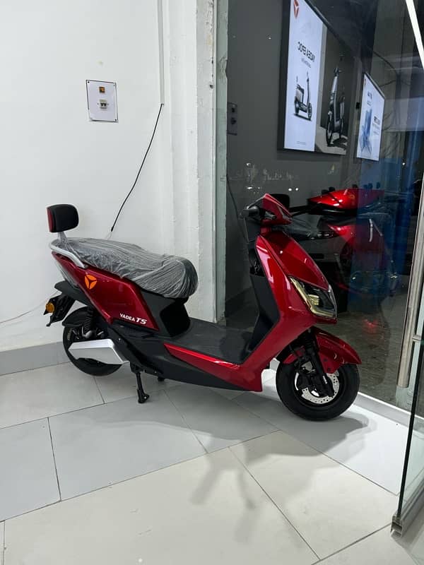 YADEA T5 Electric Scooter 14