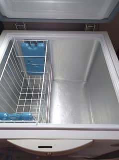 Deep freezer