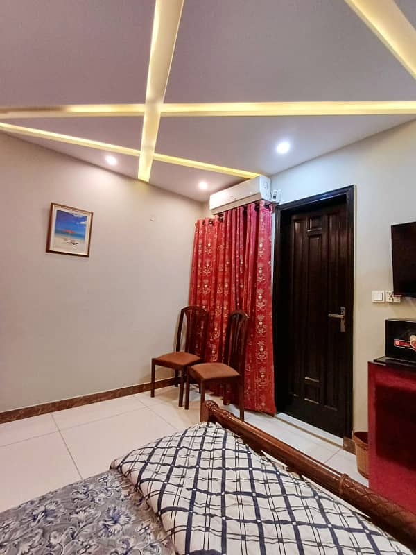 Independent room available on daily basis 6