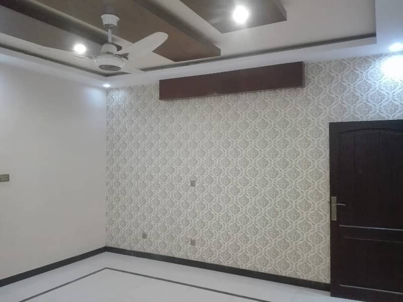 brand new 3 bed dd portion for rent in johar 16