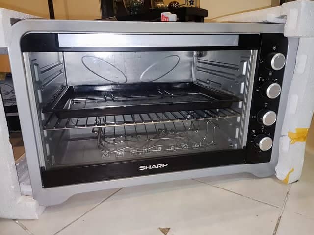 Sharp electric oven (large size) - excellent for baking and grilling. 6