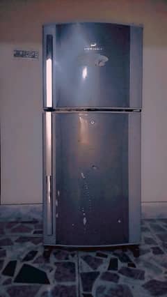 Dawlance medium size fridge Urgent sale