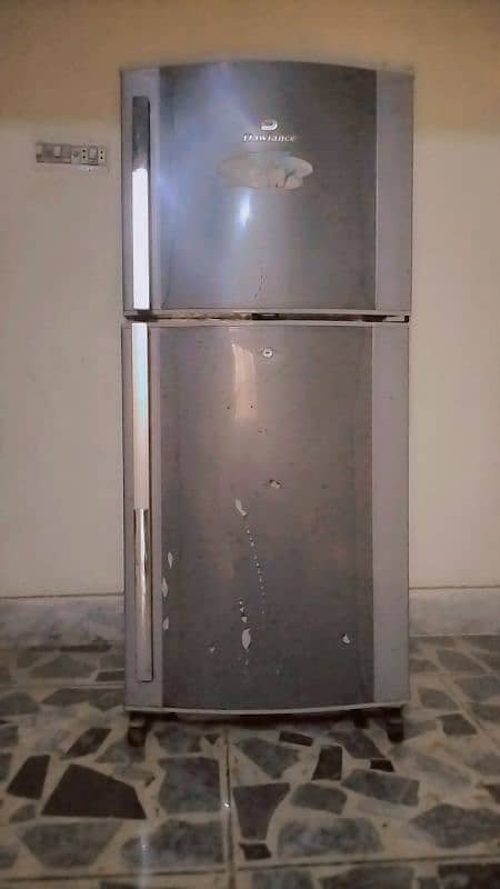 Dawlance medium size fridge 5