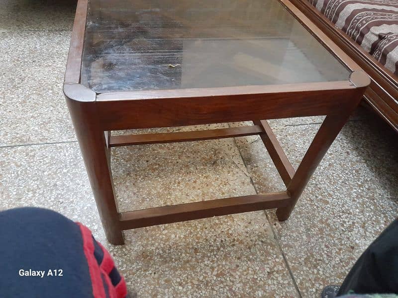 center table in excellent condition 5