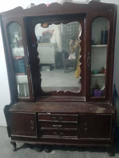 A dressing table for sell.