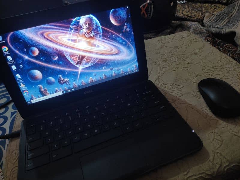 dell chrome book in excellent condition 3