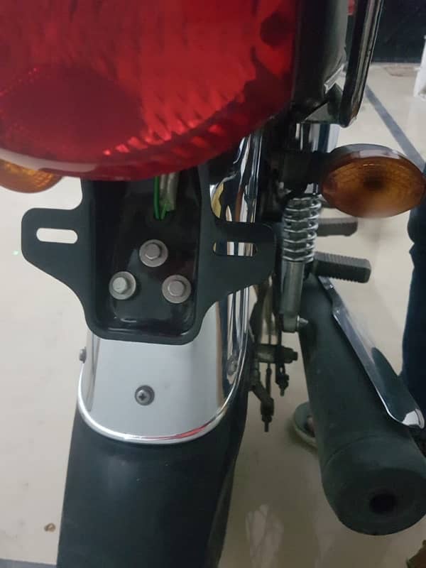 Honda 125 self start Red 6