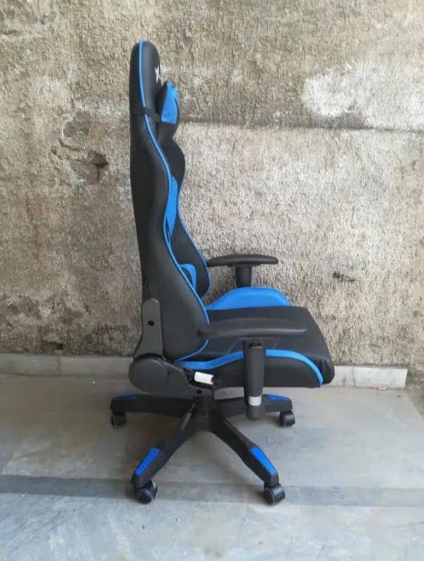 Gaming chair/computer chair 3