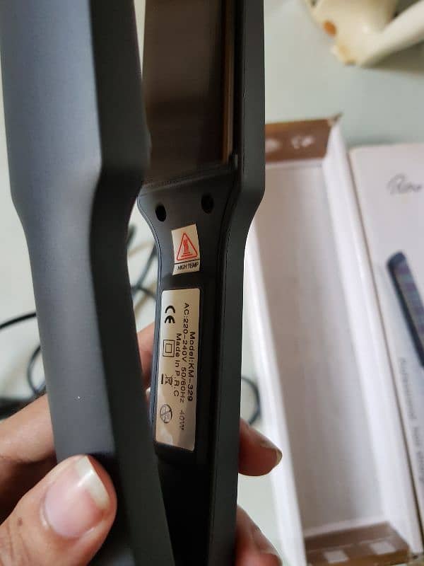 Kemei 329 New Straightener 2