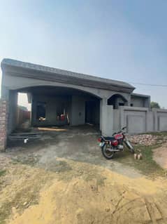 1 KANAL GREY STRUCTIRE HOUSE AVAILABLE FOR SALE IN LDA AVENUE