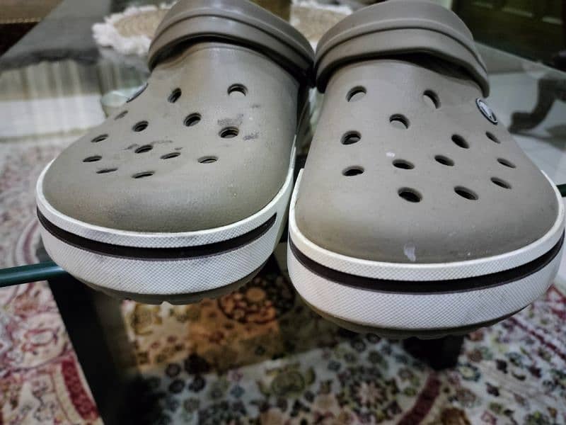 Crocs 1