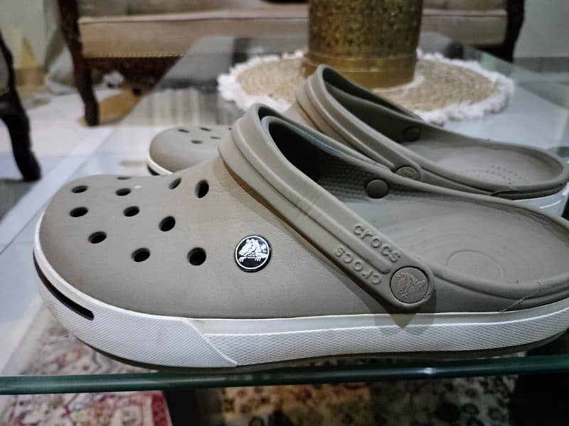 Crocs 5