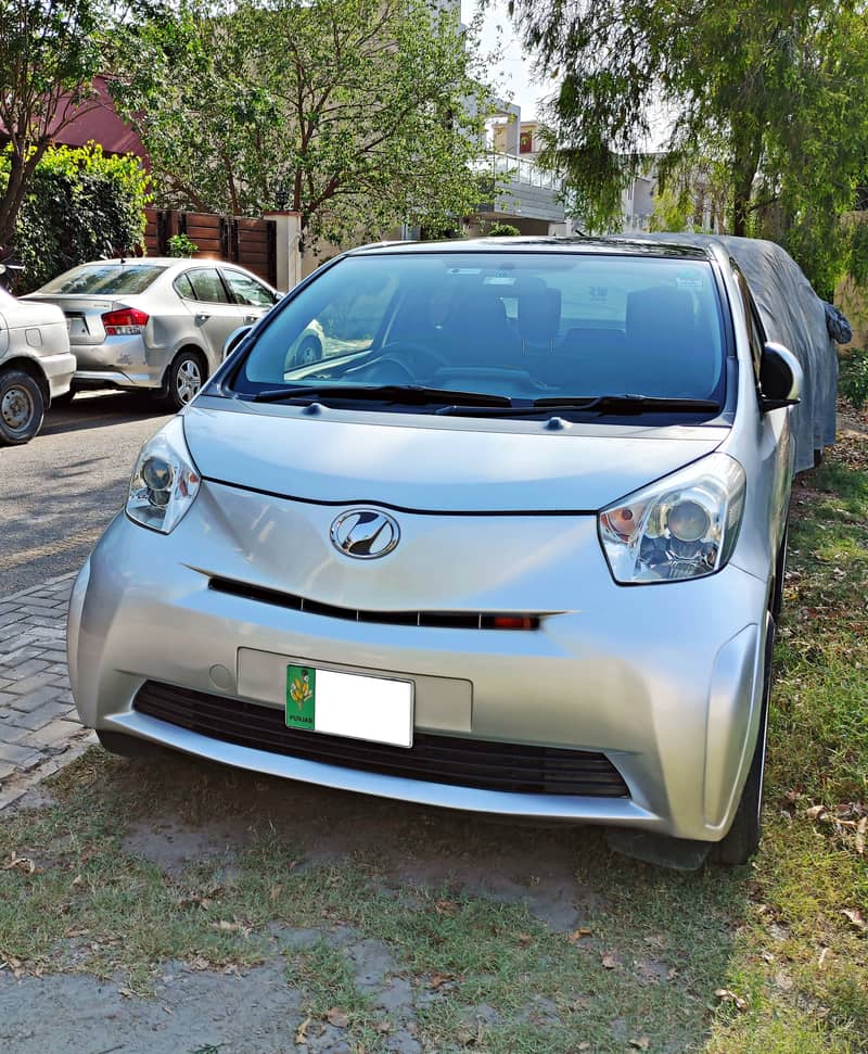 Toyota iQ 2012 3