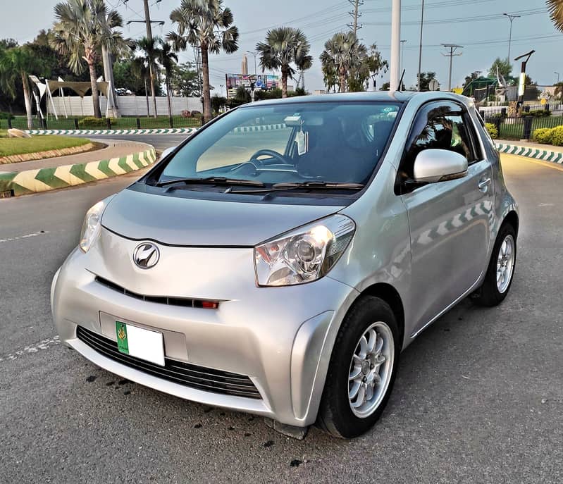 Toyota iQ 2012 5