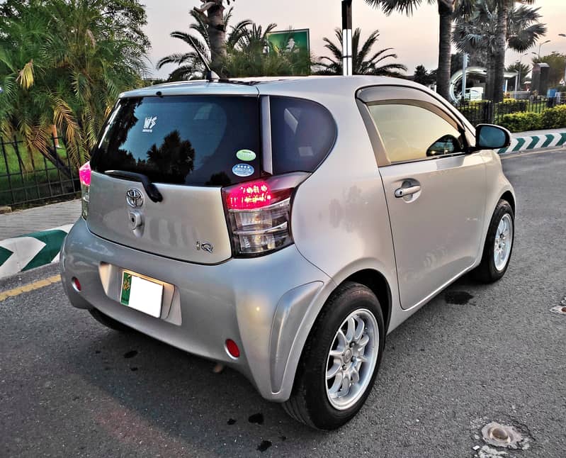 Toyota iQ 2012 9