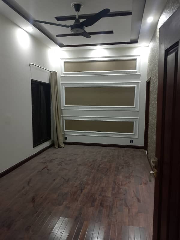 1100sqft hall available in johar town 8