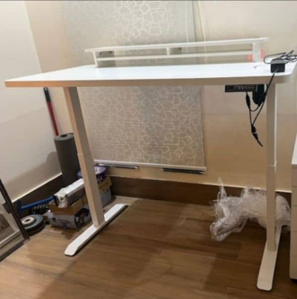 Height Adjustable table/ Electric standing desk 1