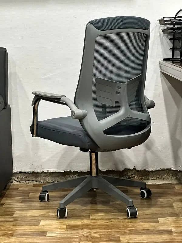 Chair / Executive chair / Office Chair / Chairs for sale in karachi 4