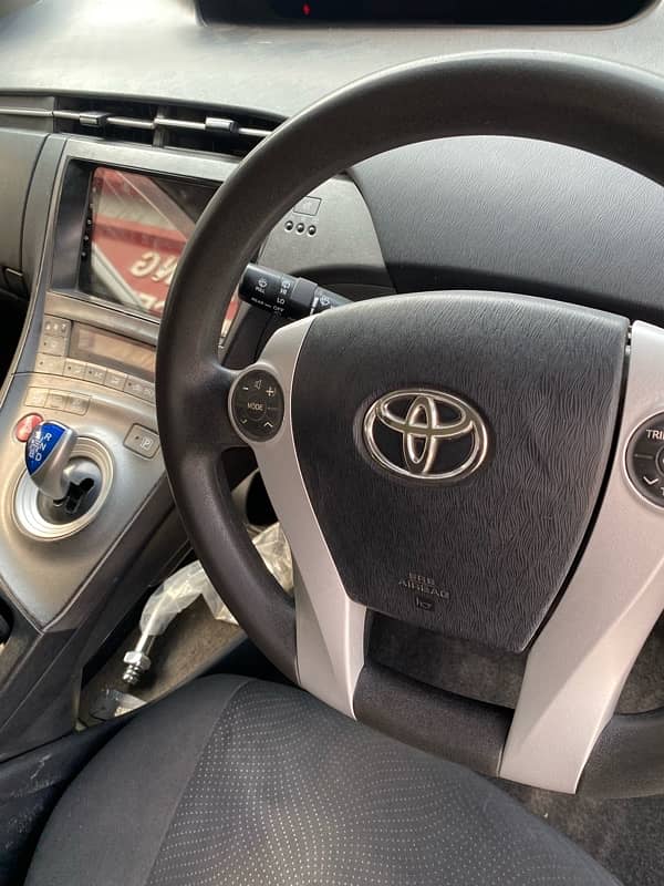 Toyota Prius 2014 3