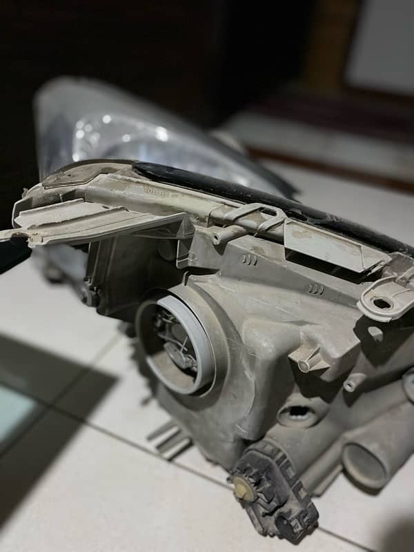 Toyota Premio headlights 2