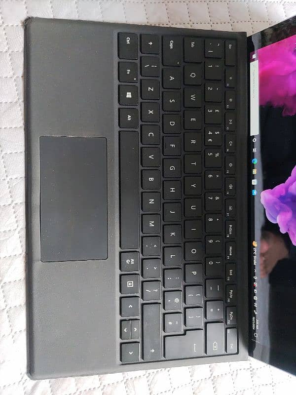 Surface pro 5 and keyboard 7