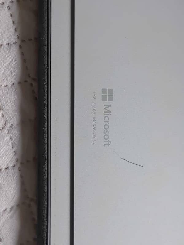 Surface pro 5 and keyboard 8