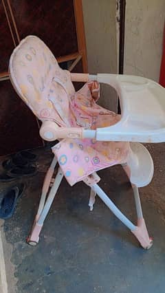 I'm selling babysitting chair pinkncolour OK good condition