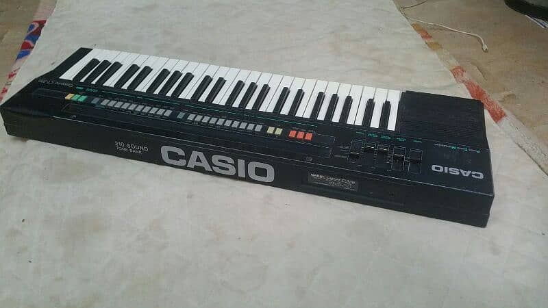 CASIO CT-370 KEYBOARD 2