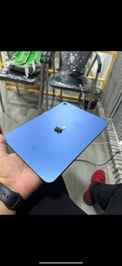 iPad 10 Generation 256 GB ( wifi only )